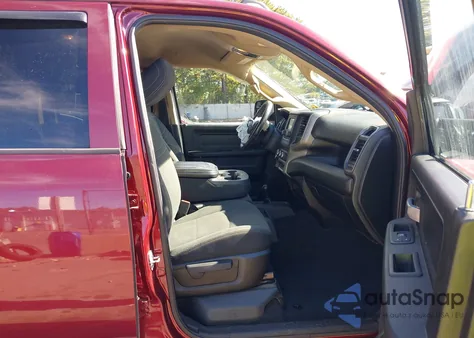 2019 Ram 2500 Tradesman 4X4 6'4 Box z USA, uszkodzony, nr VIN 3C6UR5CJ9KG574479